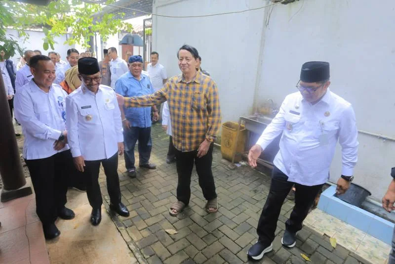 Perkuat Kebersamaan, Sachrudin-Maryono Kunjungi Para Mantan Wali Kota
