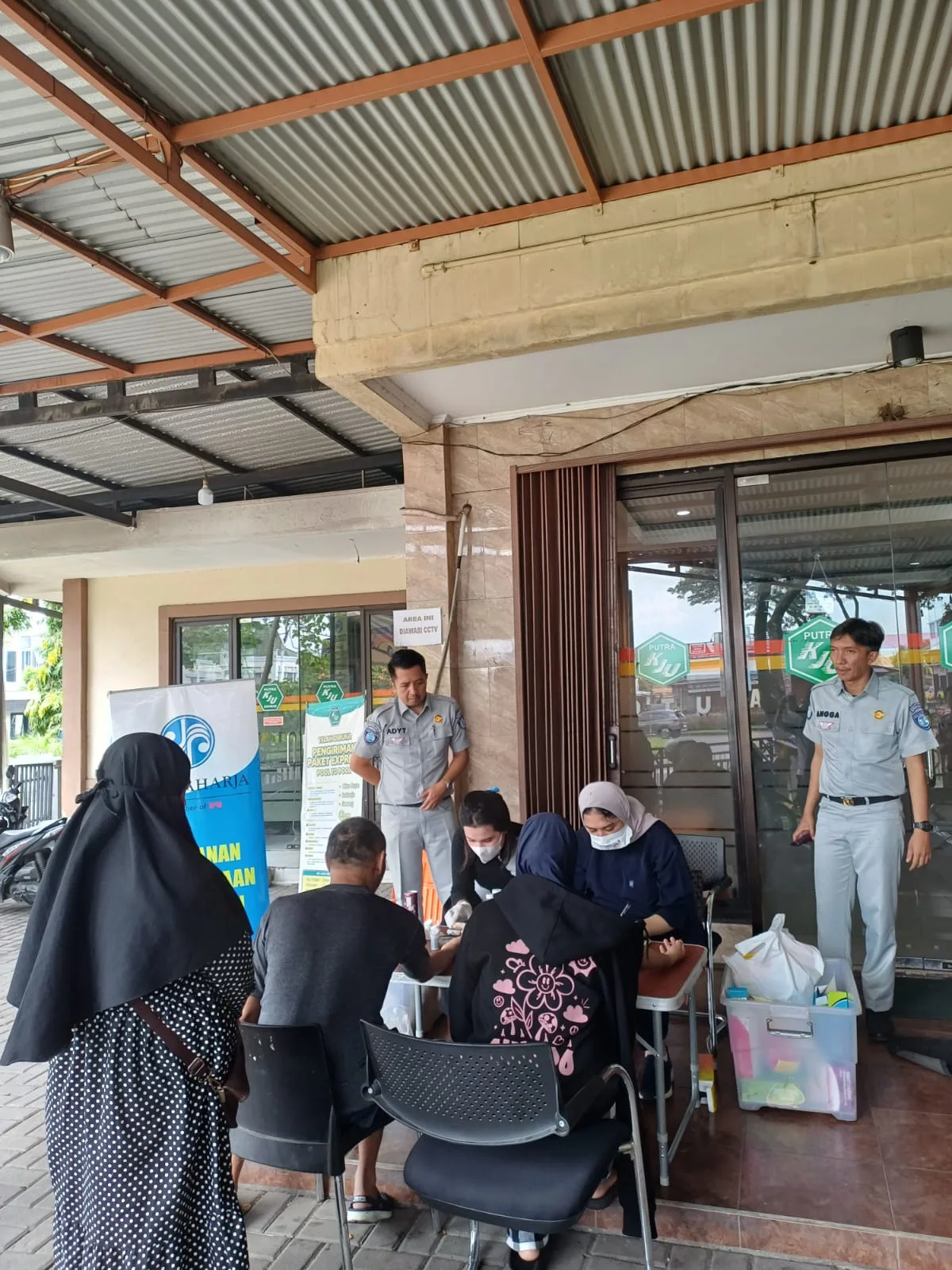 Kerja Sama PT. Jasa Raharja dengan PO KJU Citra Raya Gelar Pengobatan Gratis