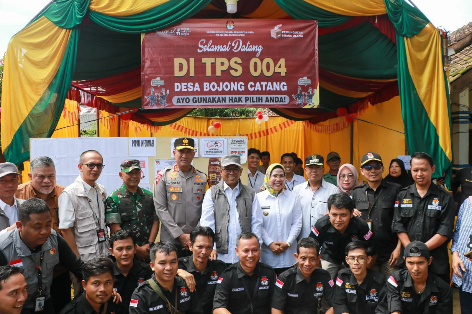 Monitoring Tiga TPS, Bupati Tatu Tegaskan Kawal PSU Pilkada Kabupaten Serang Bermartabat