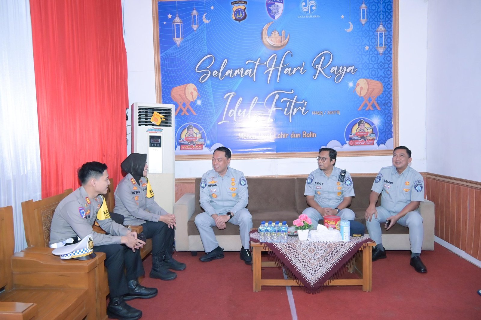 Direktur Utama PT Jasa Raharja Tinjau Pos Pelayanan Terpadu Wilayah dI Yogyakarta dan Jawa Tengah untuk Pastikan Kesiapan Layanan Menghadapi Arus Balik Idul Fitri 2025