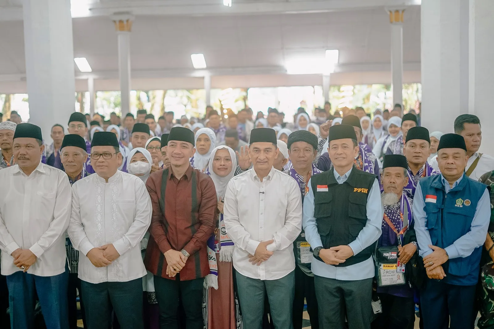 Lepas Jamaah Haji Kloter 52 JKG Kabupaten Lebak, Wakil Gubernur Banten : Jaga Kesehatan dan Luruskan Niat Beribadah