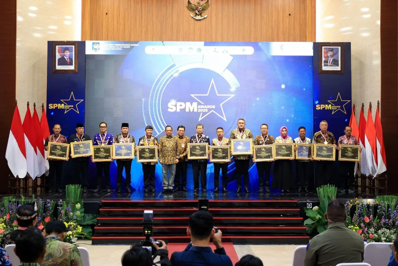 Pemkot Tangsel Raih Penghargaan Berkinerja Terbaik Penerapan SPM dari Kemendagri