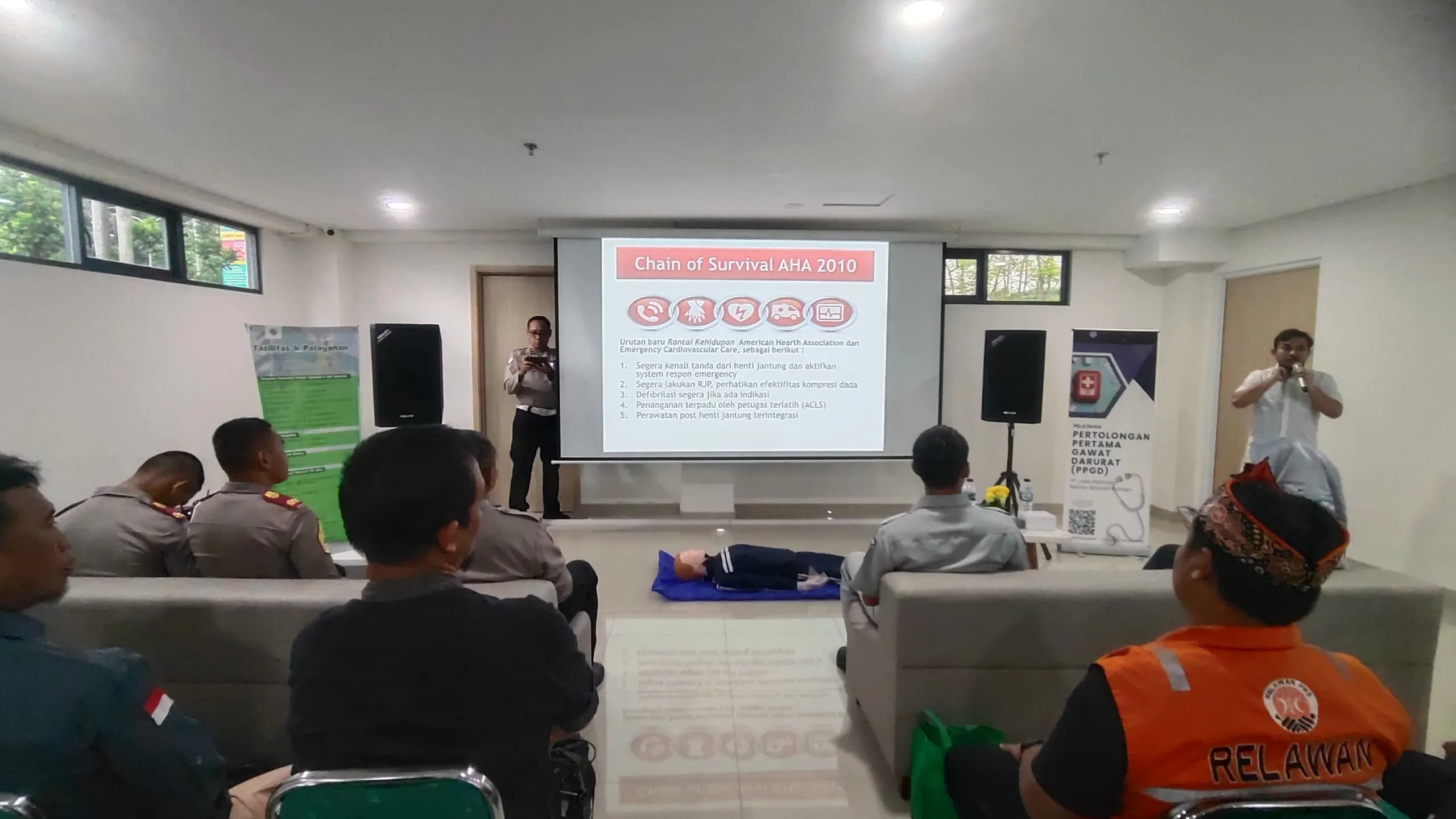 Jasa Raharja Gelar Pelatihan Pertolongan Pertama Gawat Darurat (PPGD) Dan Sosialisasi Keselamatan Berkendara Kepada Komunitas Ambulance Kota Cilegon