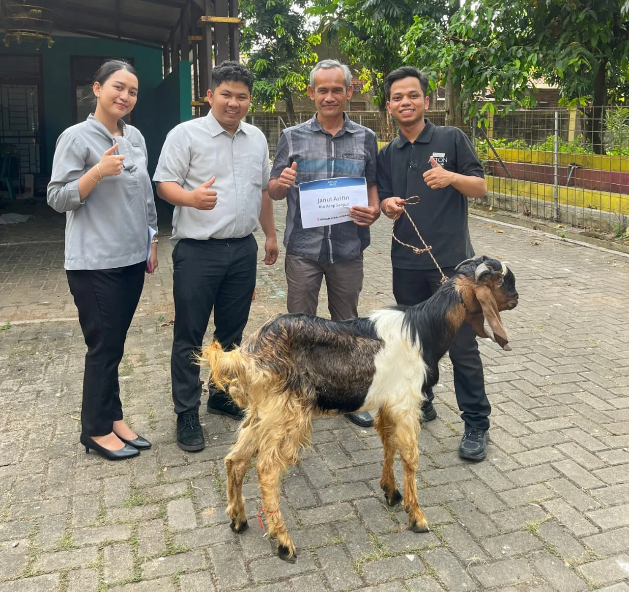 ASTON Tunjukan Tanggung Jawab Sosial Melalui Distribusi Hewan Kurban di Hari Raya Idul Adha