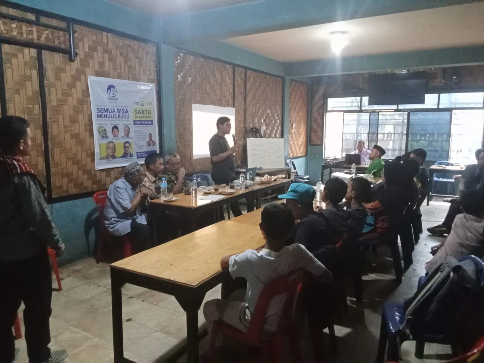 ABI Foundation Medan Gelar Pelatihan “Siapa Pun Bisa Menulis Buku di Lavenia Berastagi