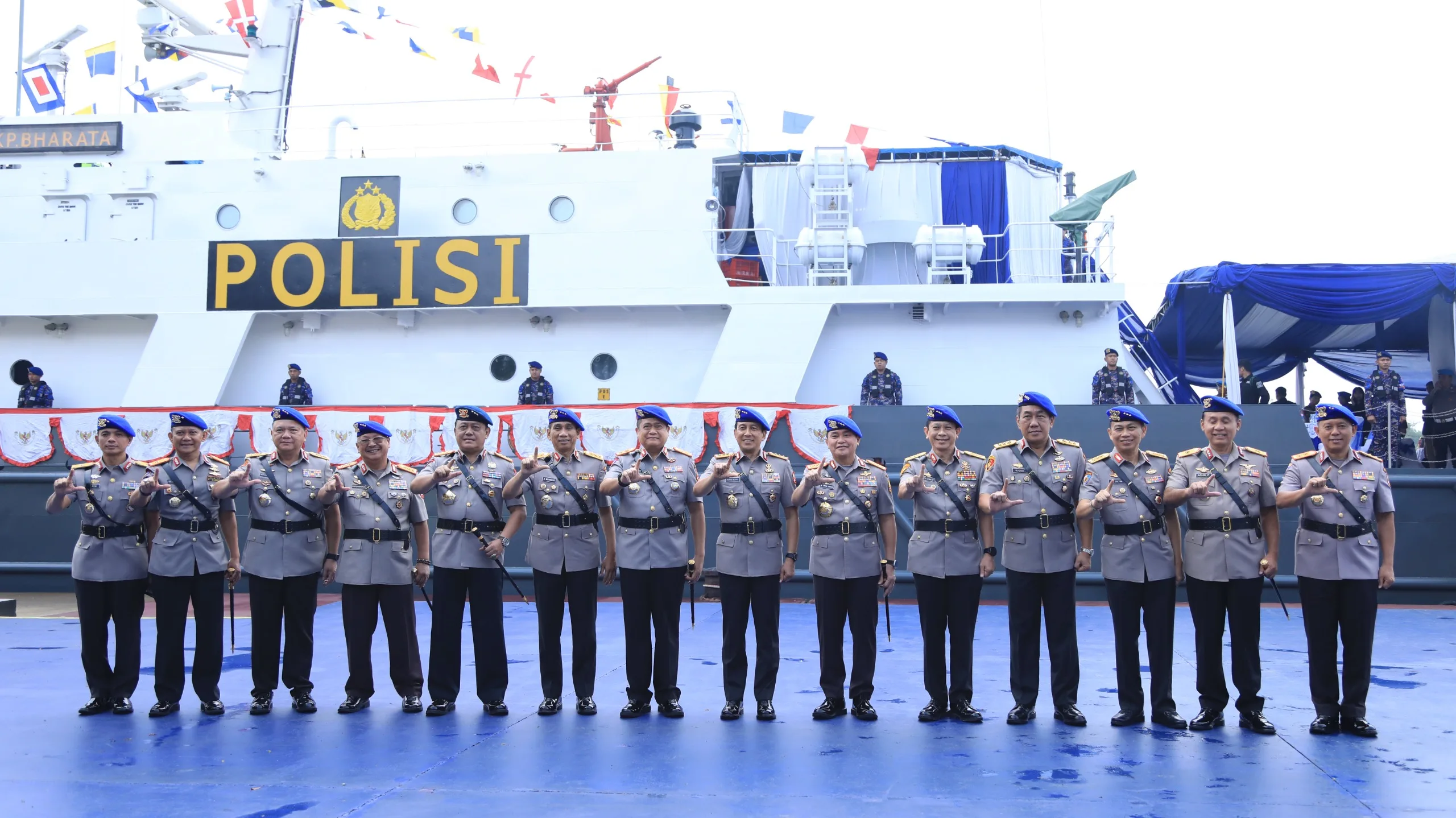 Tabur Bunga di Laut, Mengenang Jasa Pahlawan dalam Rangka HUT Bhayangkara ke-79