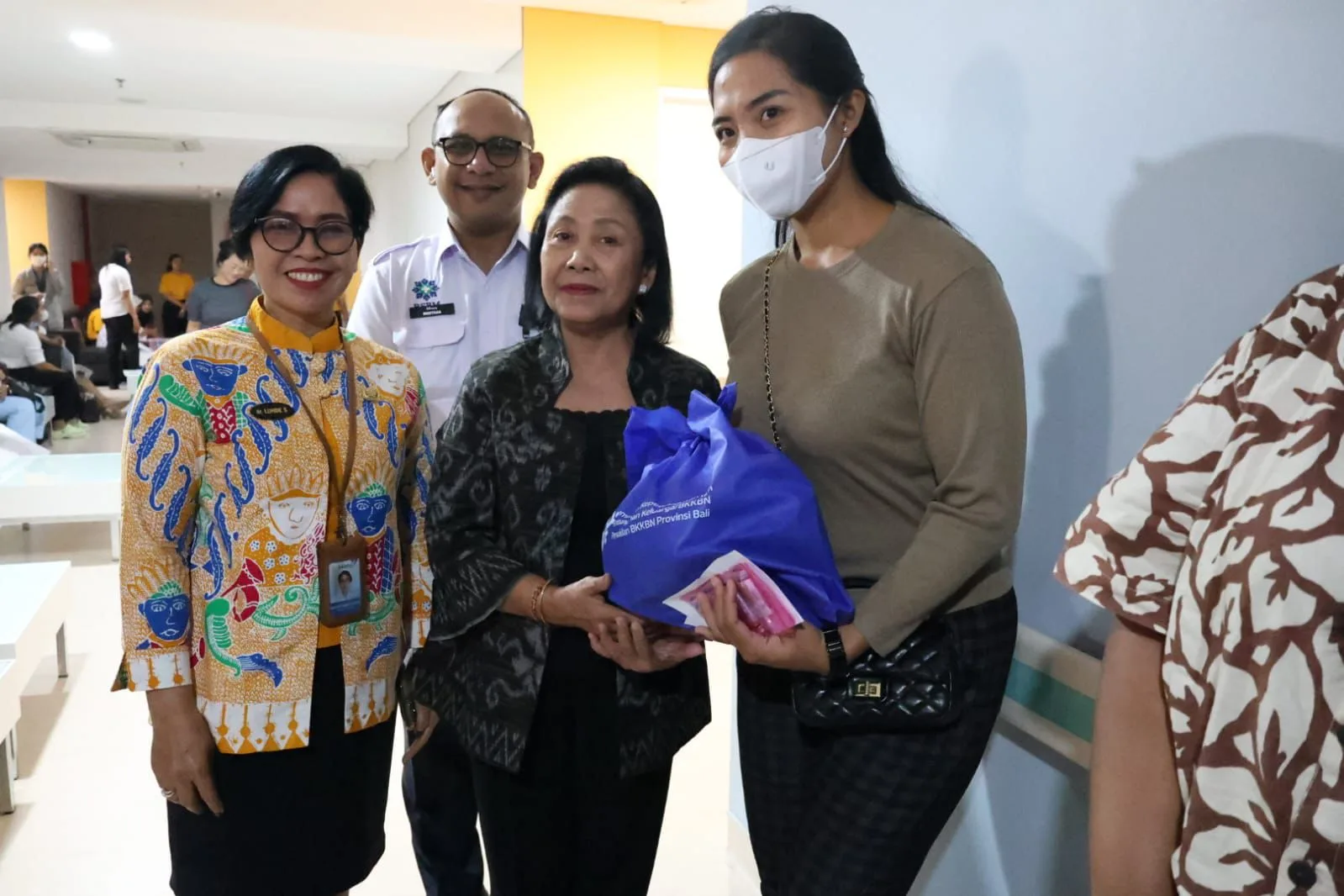 Serangkaian HUT IBI ke-74 dan Harganas ke-32, Pemkot Denpasar Berikan Pelayanan KB SEPADU