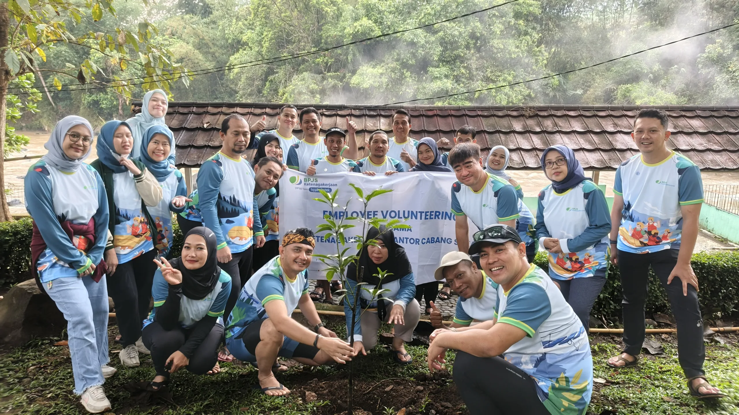 Peduli Lingkungan, BPJS Ketenagakerjaan Cabang Sukabumi Lakukan Penanaman Pohon 