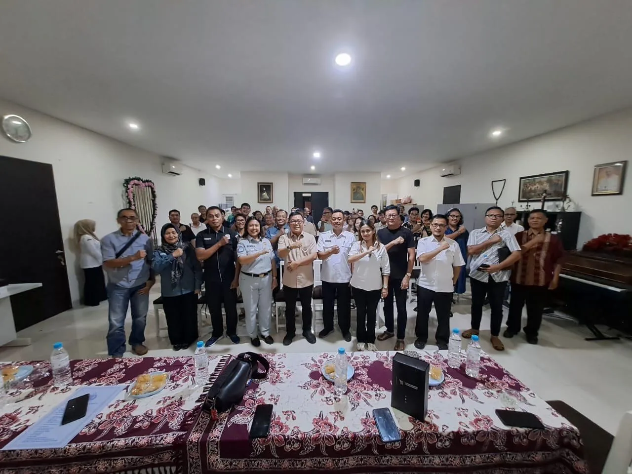 Jasa Raharja Cabang Tangerang Bersama Ketua Komisi III DPRD Provinsi Banten & Tim Pembina Samsat Ciputat Lakukan Giat Sosialisasi Pajak Daerah, Guna Meningkatkan Kesadaran Masyarakat dalam Membayar Pajak Kendaraan