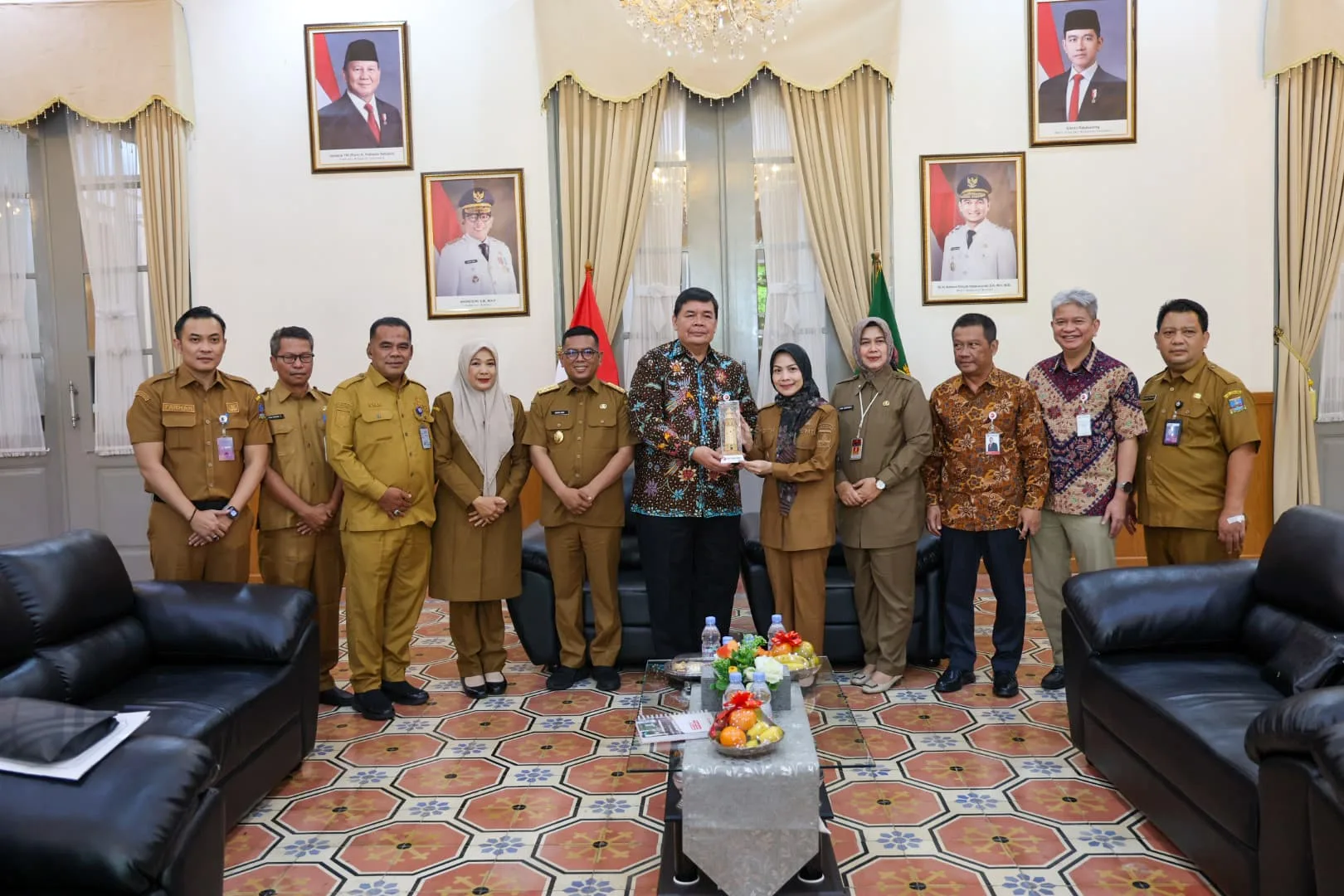 Gubernur Banten dan Bupati Serang Bahas Pembangunan, Pelayanan, Hingga Kemajuan Bank Banten