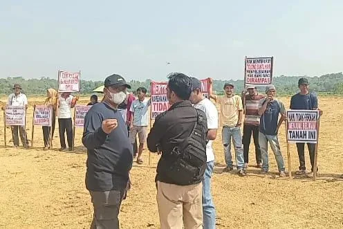 Adanya Rencana Pembangunan Industri, Warga Masyarakat Tuntut Hak Tanah Milik