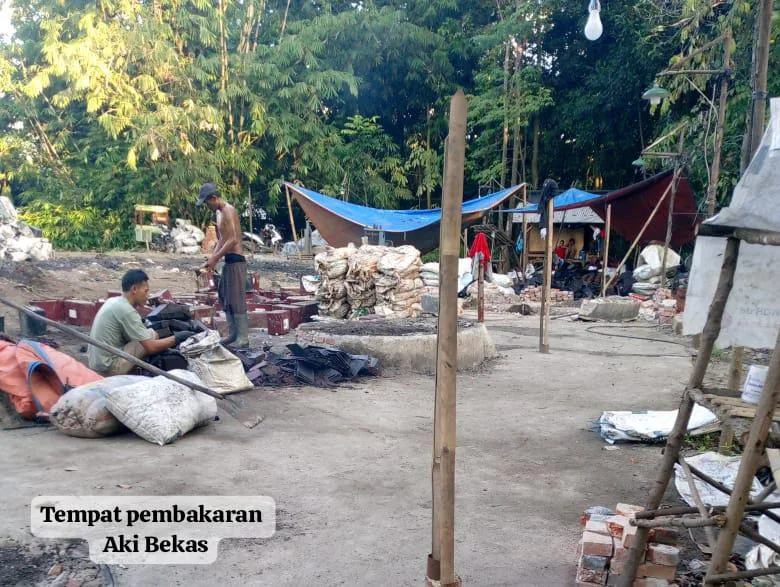 Atas dasar kesehatan, Ketua DPW MOI Banten, DLH dan Satpol PP Tutup Pembakaran Limbah Aki Bekas