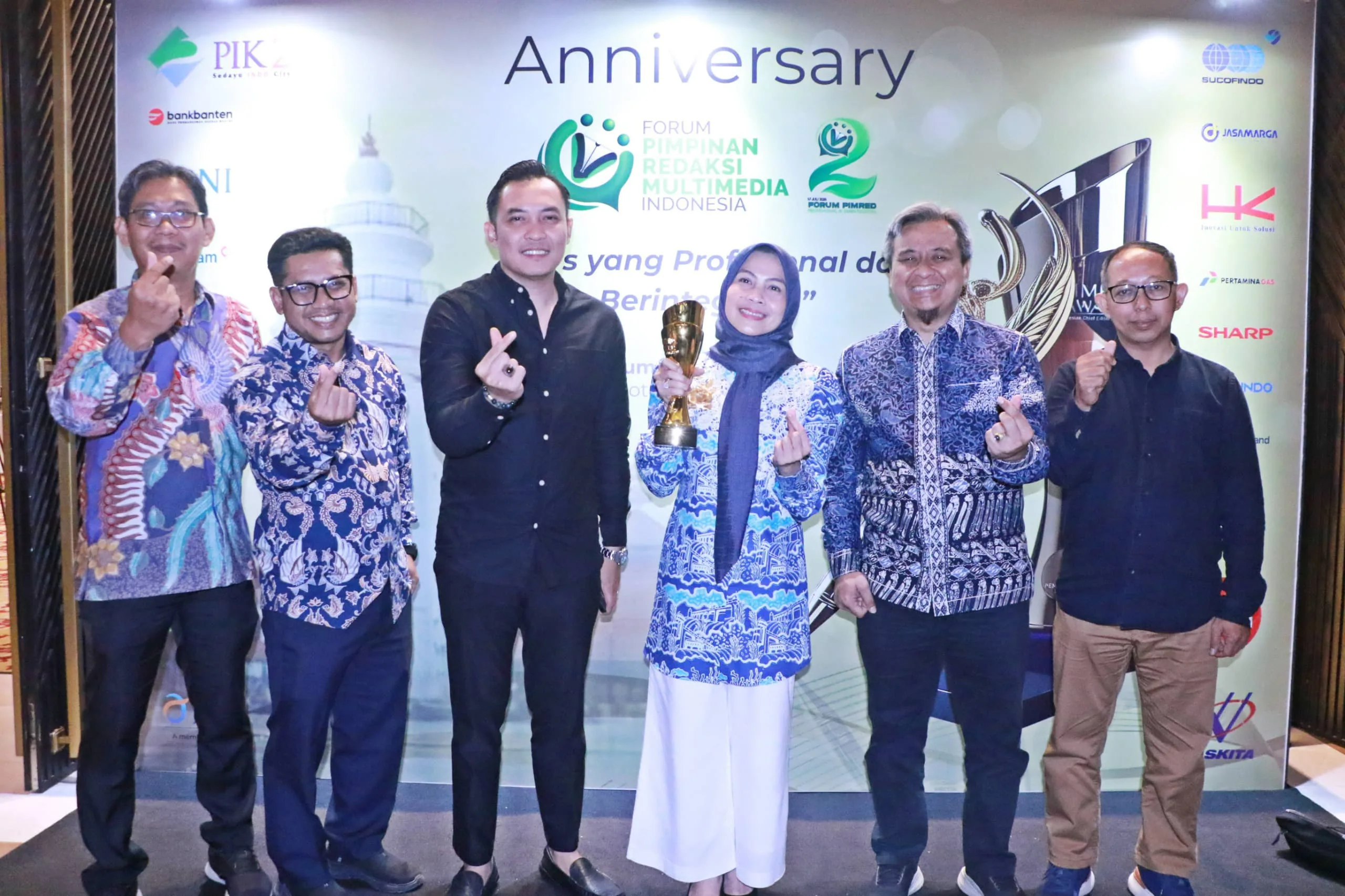 Bupati Serang Ratu Zakiyah Terima Penghargaan Pimred Award 2025