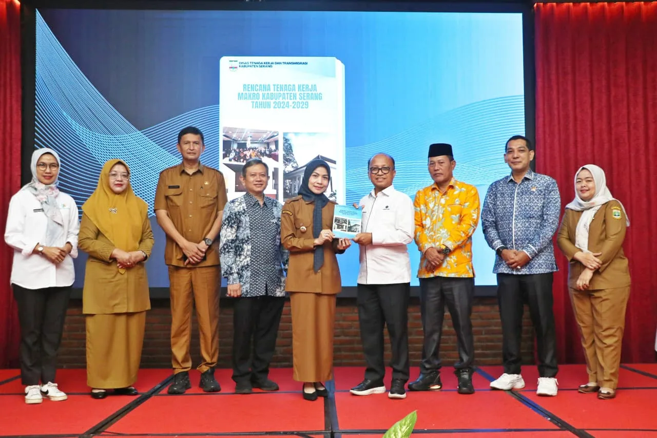 Luncurkan Buku RTK Makro 2024-2029, Kemnaker Apresiasi Bupati Serang