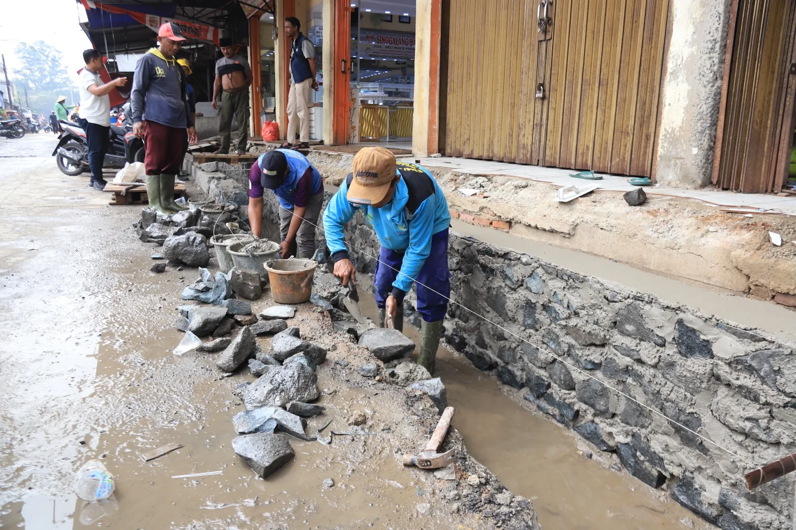 Pemkot Tangerang Pastikan Normalisasi Saluran Drainase Pasar Anyar Segera Tuntas