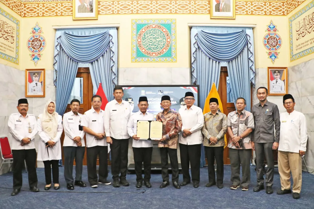 Pemkab Serang-Yayasan Al Bahru Teken MoU Pembangunan Masjid Terapung Banten