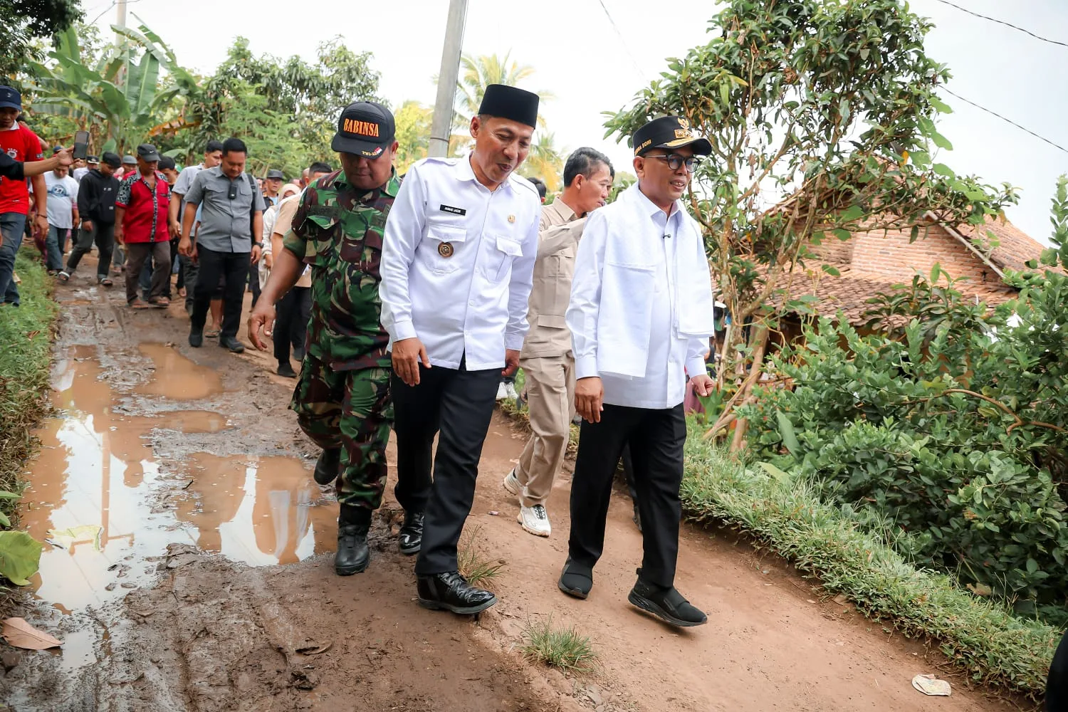 Gubernur Banten Andra Soni Tinjau Kondisi Jalan Yang Bakal Tersentuh Program Bang Andra