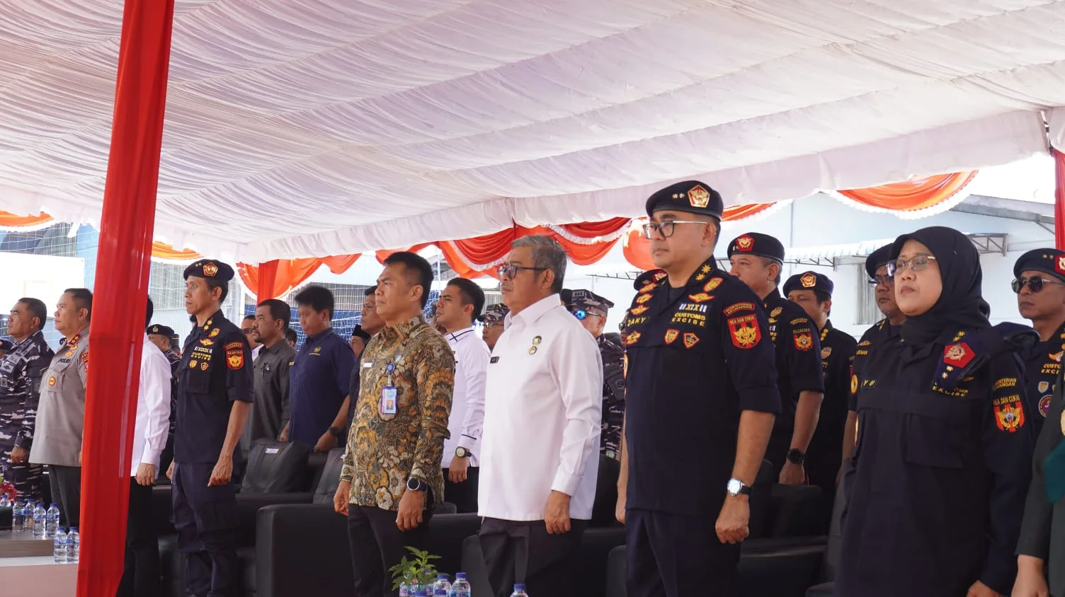 Kakanwil Ditjen Imigrasi Kepri Hadiri Konferensi Pers Hasil Operasi Laut