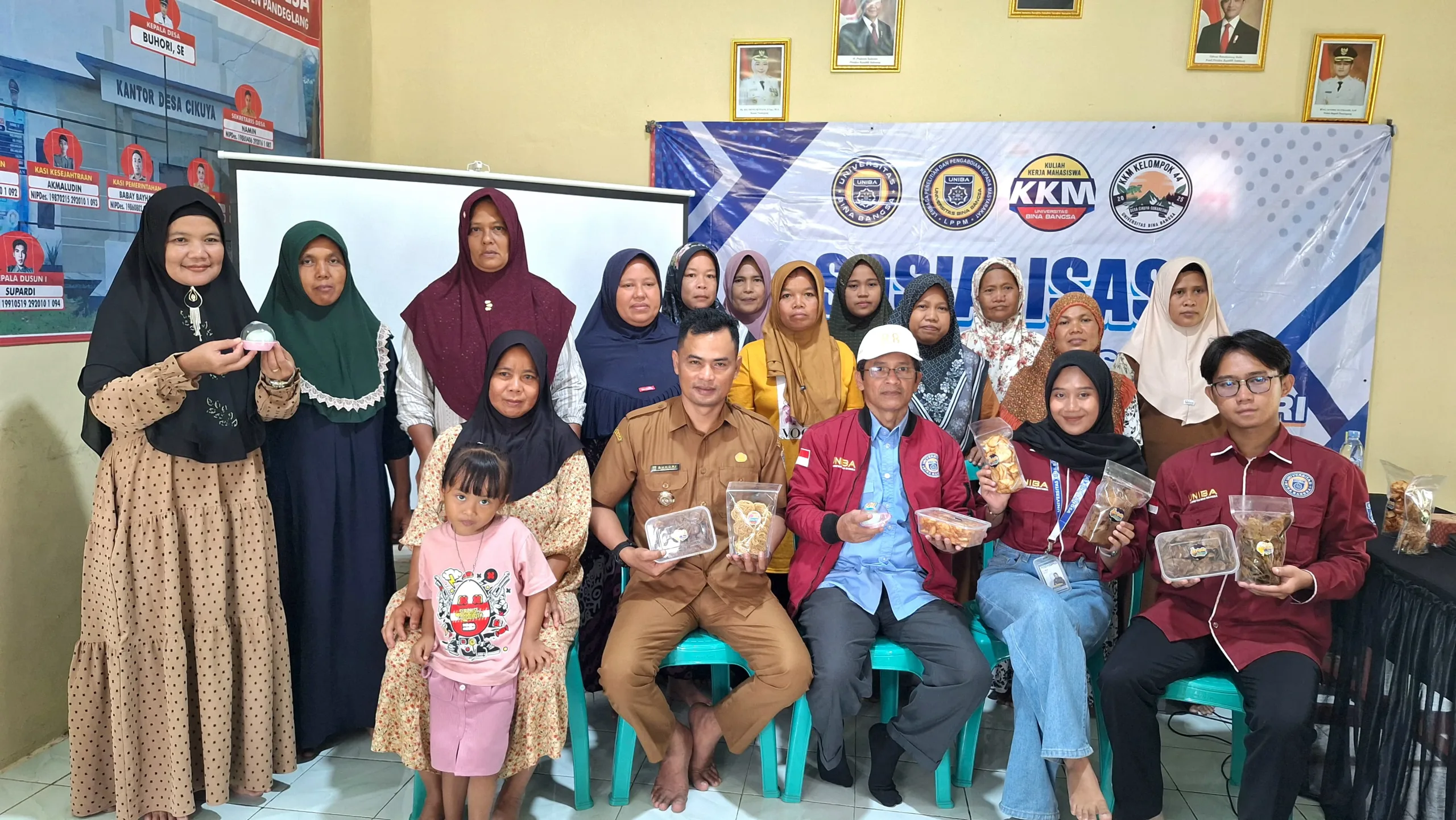 Kelompok 44 Dorong UMKM Tangguh di Desa Cikuya