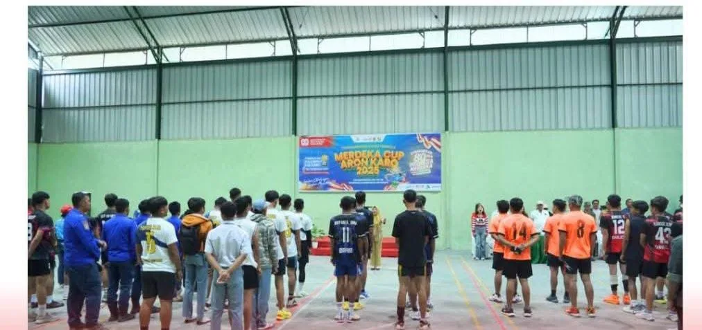 Bupati Karo Buka Turnamen Bola Volly Merdeka Cup 2025 di Lapangan Kodim 0205 Tanah Karo