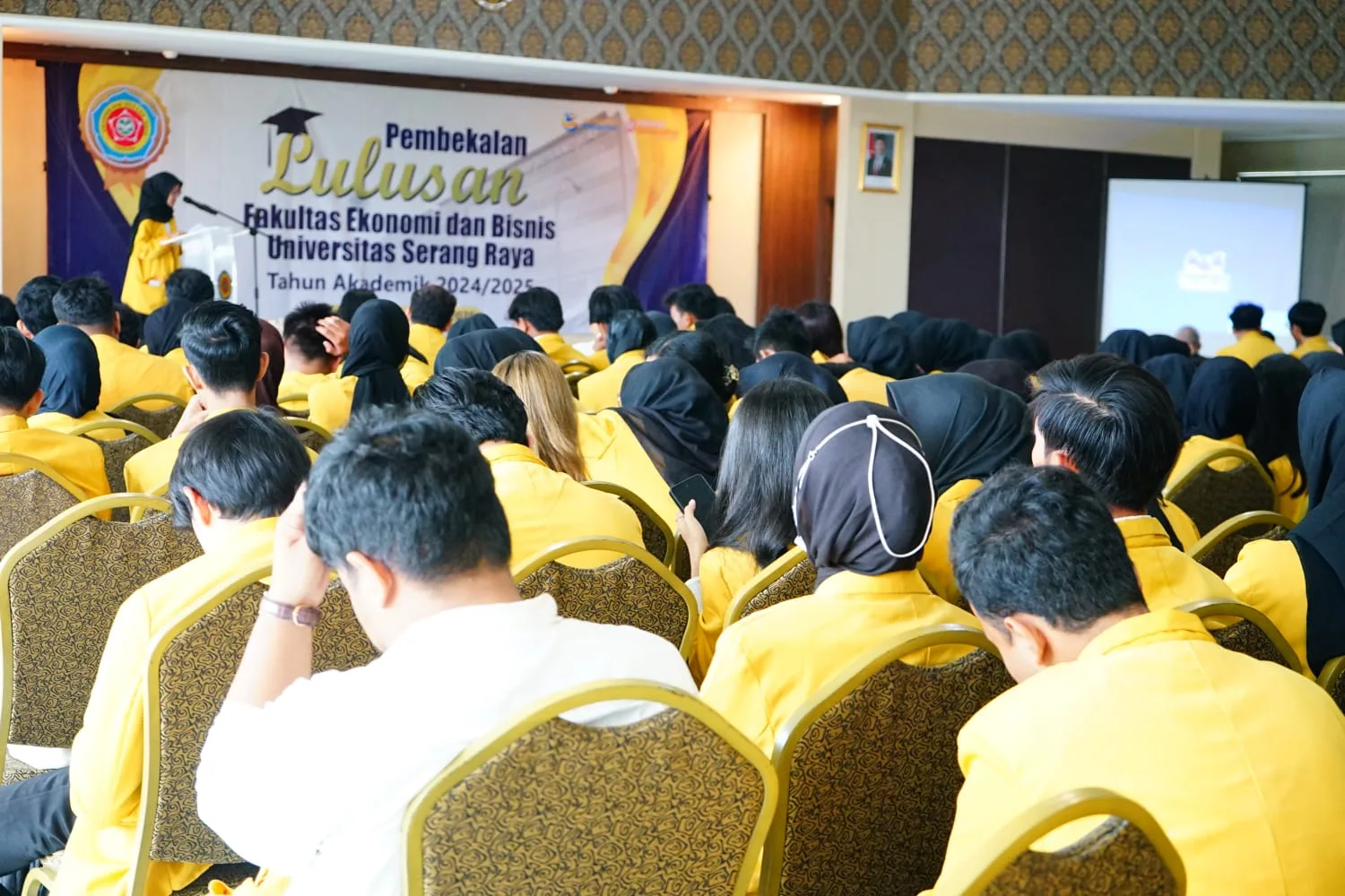 FEB UNSERA Gelar Yudisium, Pembekalan Lulusan dan Penyerahan Sertifikat Kompetensi: Tekankan Soft Skill, Etika, dan Profesionalisme