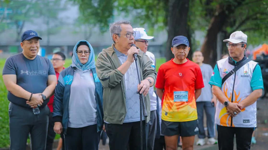 Benyamin Lepas Ribuan Peserta Road to Tangsel Marathon 2025 di CFD BSD